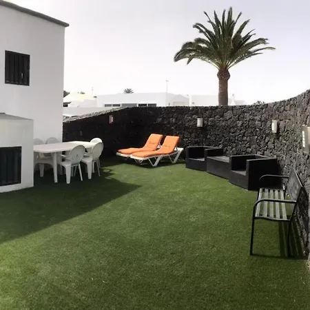 Apartment Basement Very Large Fantastic Location *