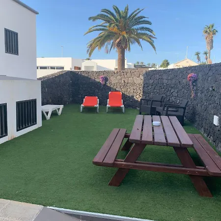 Basement Very Large Fantastic Location Apartment *